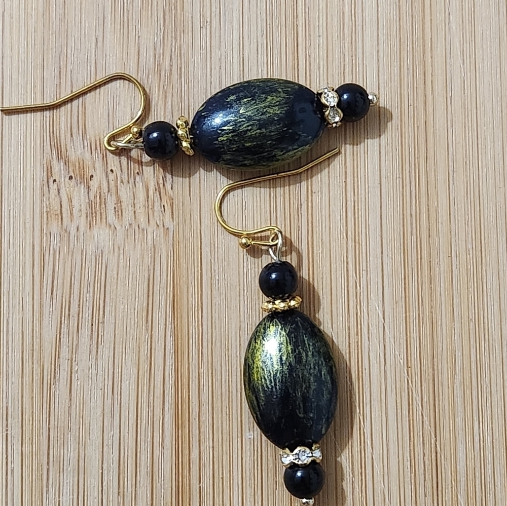 Hand Crafted Pierced Elegant Green Black and Gold Earrings Rhinestones   Dangle - Picture 5 of 6